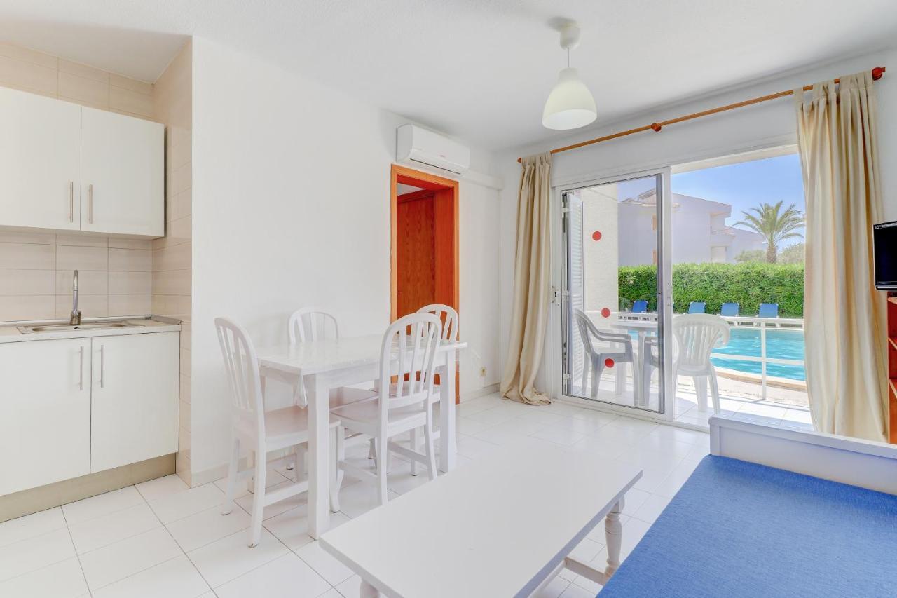 Apartamentos Llevant Port de Pollença Exteriör bild