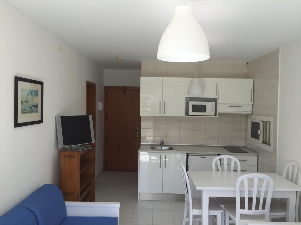 Apartamentos Llevant Port de Pollença Exteriör bild