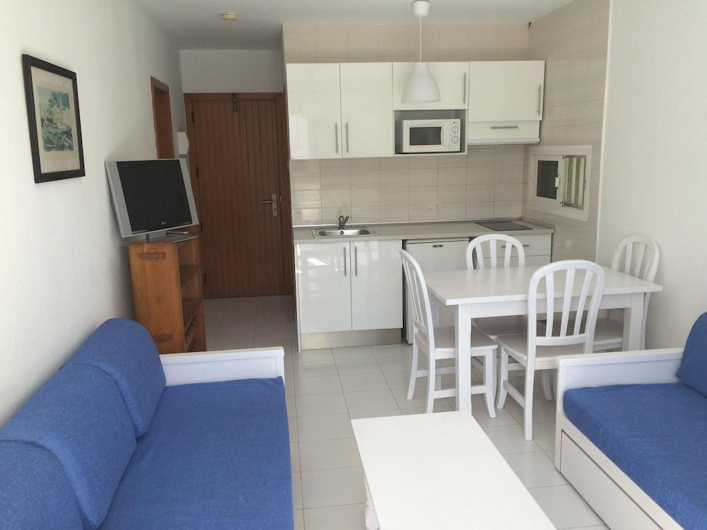 Apartamentos Llevant Port de Pollença Exteriör bild